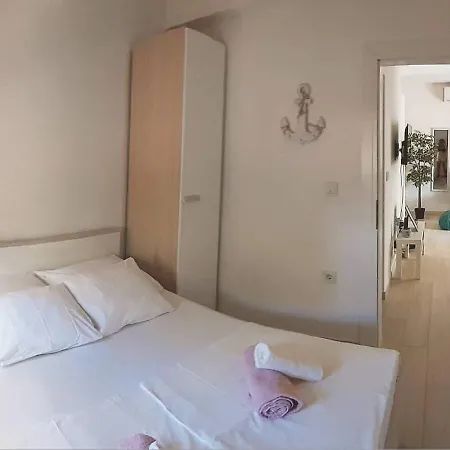 Apartmani Irina Mandre Exterior photo
