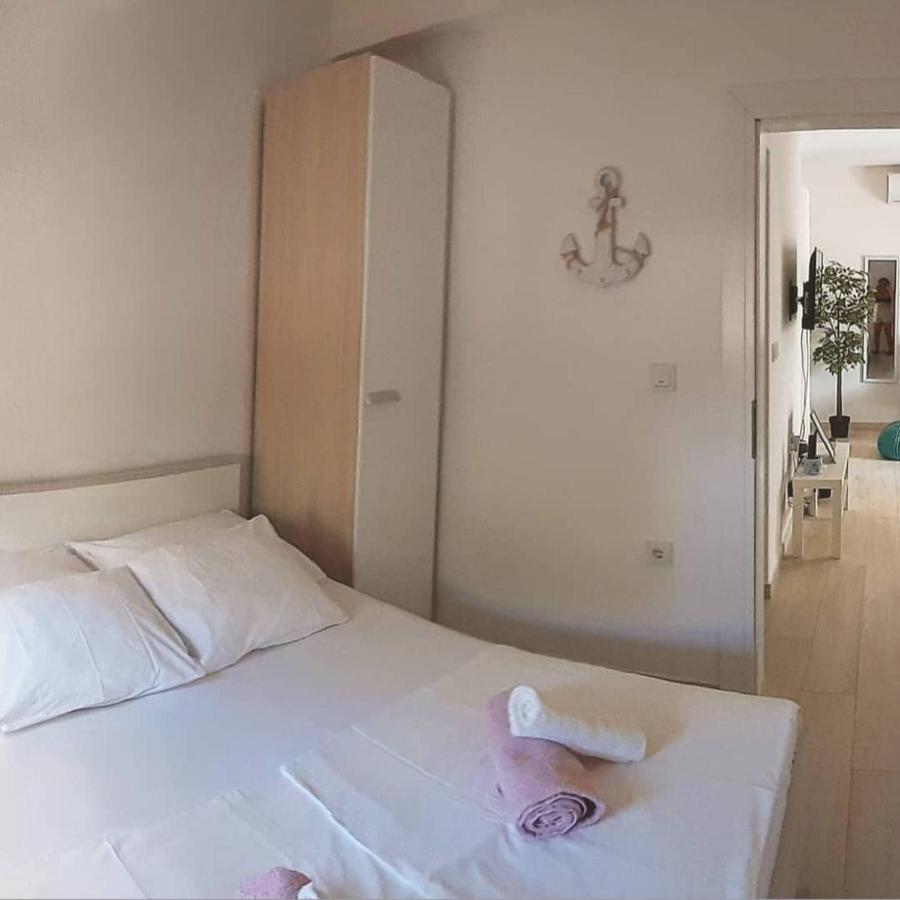 Irina Apartment *